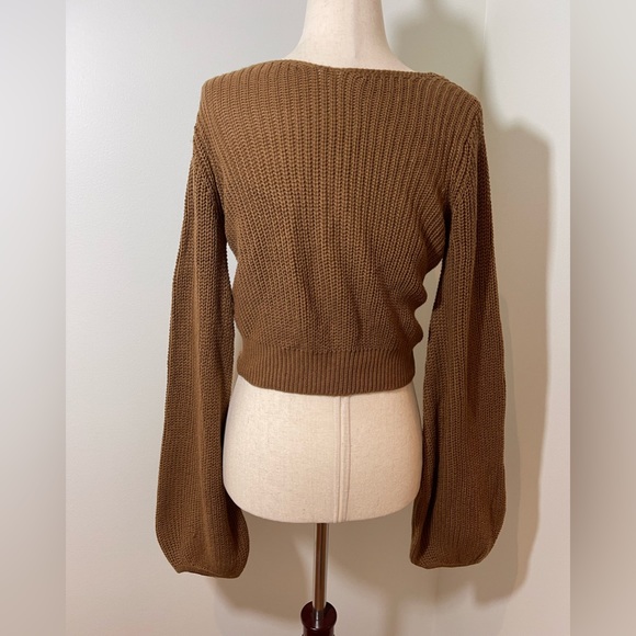 Lulu’s Women’s Knit Crop Top - Picture 4 of 6